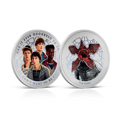 【予約商品】 STRANGER THINGS ストレンジャー・シングス - 限定公式 メダル付き ミニチュアシートカバー（限定5,000点） / 切手・レター品