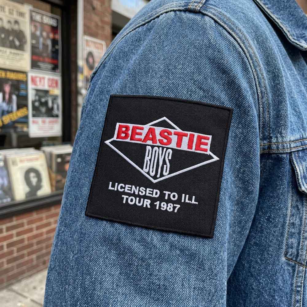 7インチ＋ステッカー Beastie Boys ビースティボーイズ HIPHOP BEASTIE BOYS ビースティボーイズ (結成 45周年 ) - Licensed To Ill