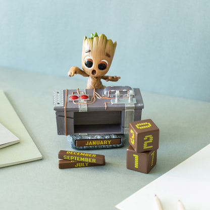 【予約商品】 GUARDIANS OF THE GALAXY ガーディアンズ・オブ・ギャラクシー - GROOT DEATH BUTTON 3Dパーペチュアルカレンダー / 永久カレンダー / カレンダー・ダイアリー
