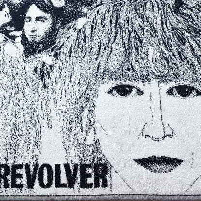 THE BEATLES ビートルズ (来日 60周年 ) - REVOLVER / 限定生産 / シリアルナンバー刺繍入り / タペストリー