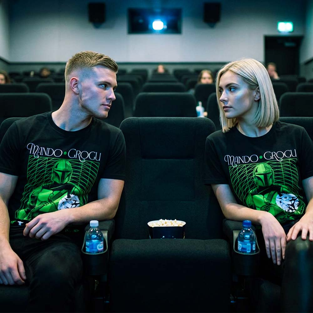 STAR WARS スターウォーズ (マンダロリアン・アンド・グローグー 5月22日 公開 ) - The Mandalorian Mando & Grogu Neon / Tシャツ / メンズ