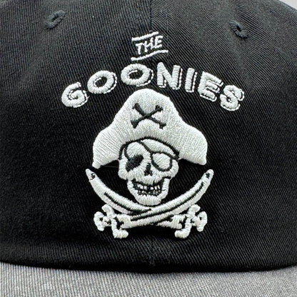 GOONIES グーニーズ (公開 40周年 ) - Never Say Die / キャップ / メンズ 【公式 / オフィシャル】