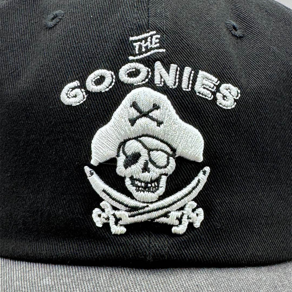 
                  
                    GOONIES グーニーズ (公開 40周年 ) - Never Say Die / キャップ / メンズ 【公式 / オフィシャル】
                  
                