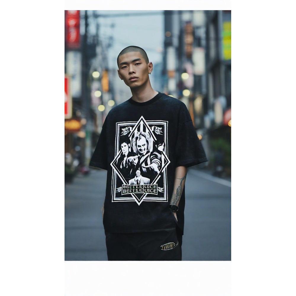 
                  
                    BEETLEJUICE ビートルジュース - BW Poster / Snow Wash / Tシャツ / メンズ 【公式 / オフィシャル】
                  
                
