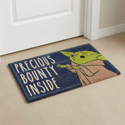 STAR WARS スターウォーズ (マンダロリアン・アンド・グローグー 5月22日 公開 ) - The Mandalorian Precious Bounty Inside / ドアマット｜公式ライセンス商品｜PGS