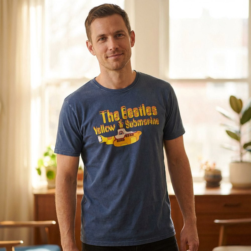 THE BEATLES ビートルズ (来日 60周年 ) - Logo & Sub / Stone Wash / Tシャツ / メンズ｜公式ライセンス商品｜PGS